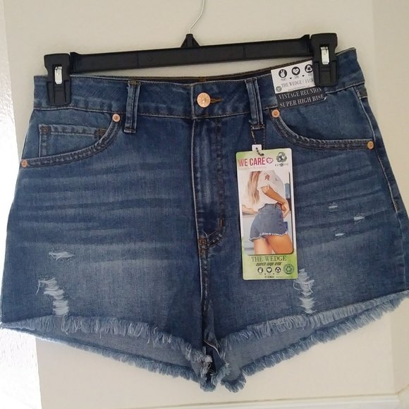 SOLD SOLD SOLD Rewash The Wedge Super High Rise 9/29 Shorts - Picture 4 of 16